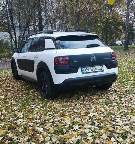 Белый Ситроен C4 Кактус, объемом двигателя 1.56 л и пробегом 127 тыс. км за 10500 $, фото 11 на Automoto.ua