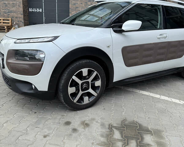 Білий Сітроен C4 Кактус, об'ємом двигуна 1.56 л та пробігом 236 тис. км за 7999 $, фото 6 на Automoto.ua