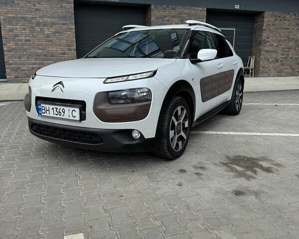 Білий Сітроен C4 Кактус, об'ємом двигуна 1.56 л та пробігом 236 тис. км за 7999 $, фото 2 на Automoto.ua
