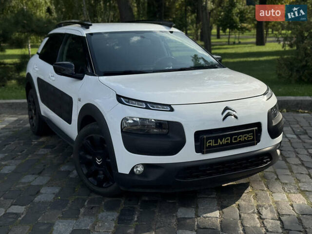 Білий Сітроен C4 Кактус, об'ємом двигуна 1.6 л та пробігом 162 тис. км за 10990 $, фото 10 на Automoto.ua