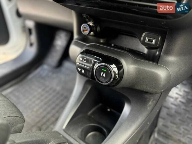 Білий Сітроен C4 Кактус, об'ємом двигуна 1.56 л та пробігом 165 тис. км за 11300 $, фото 12 на Automoto.ua