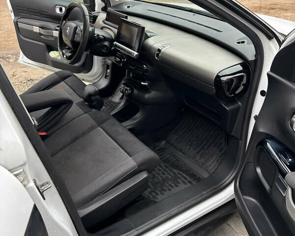 Білий Сітроен C4 Кактус, об'ємом двигуна 1.56 л та пробігом 155 тис. км за 8700 $, фото 3 на Automoto.ua