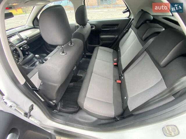 Белый Ситроен C4 Кактус, объемом двигателя 1.6 л и пробегом 226 тыс. км за 10850 $, фото 24 на Automoto.ua