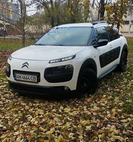 Белый Ситроен C4 Кактус, объемом двигателя 1.56 л и пробегом 127 тыс. км за 10500 $, фото 2 на Automoto.ua