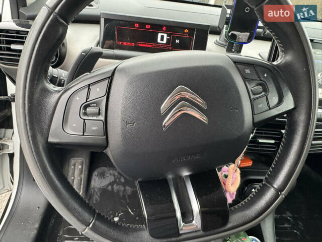 Білий Сітроен C4 Кактус, об'ємом двигуна 1.2 л та пробігом 70 тис. км за 11500 $, фото 11 на Automoto.ua