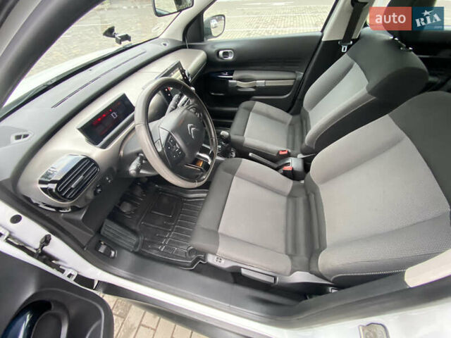 Белый Ситроен C4 Кактус, объемом двигателя 1.6 л и пробегом 226 тыс. км за 10850 $, фото 22 на Automoto.ua