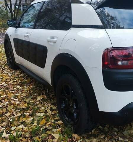 Белый Ситроен C4 Кактус, объемом двигателя 1.56 л и пробегом 127 тыс. км за 10500 $, фото 9 на Automoto.ua