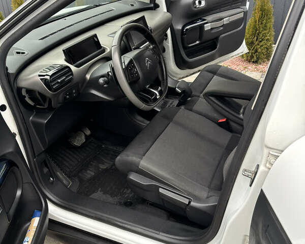 Білий Сітроен C4 Кактус, об'ємом двигуна 1.56 л та пробігом 155 тис. км за 8700 $, фото 5 на Automoto.ua