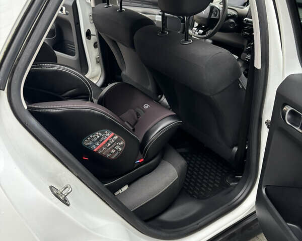 Білий Сітроен C4 Кактус, об'ємом двигуна 1.56 л та пробігом 155 тис. км за 8700 $, фото 7 на Automoto.ua