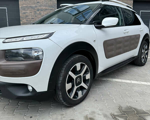 Білий Сітроен C4 Кактус, об'ємом двигуна 1.56 л та пробігом 236 тис. км за 7999 $, фото 5 на Automoto.ua