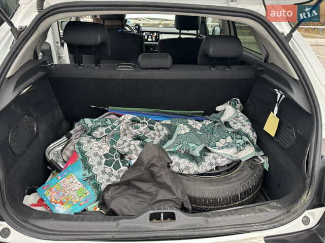 Білий Сітроен C4 Кактус, об'ємом двигуна 1.2 л та пробігом 70 тис. км за 11500 $, фото 1 на Automoto.ua