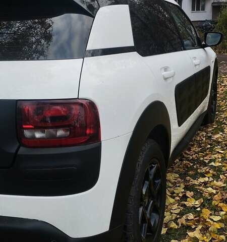 Белый Ситроен C4 Кактус, объемом двигателя 1.56 л и пробегом 127 тыс. км за 10500 $, фото 5 на Automoto.ua