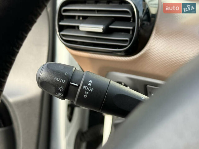 Белый Ситроен C4 Кактус, объемом двигателя 1.2 л и пробегом 117 тыс. км за 12500 $, фото 30 на Automoto.ua