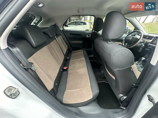 Белый Ситроен C4 Кактус, объемом двигателя 1.2 л и пробегом 90 тыс. км за 13299 $, фото 26 на Automoto.ua