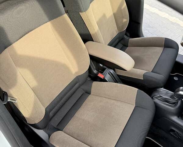 Белый Ситроен C4 Кактус, объемом двигателя 1.2 л и пробегом 90 тыс. км за 13500 $, фото 27 на Automoto.ua