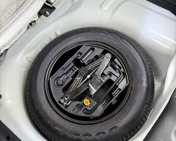 Белый Ситроен C4 Кактус, объемом двигателя 1.2 л и пробегом 90 тыс. км за 13500 $, фото 54 на Automoto.ua