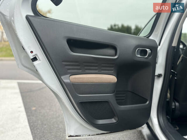 Белый Ситроен C4 Кактус, объемом двигателя 1.2 л и пробегом 90 тыс. км за 13299 $, фото 21 на Automoto.ua