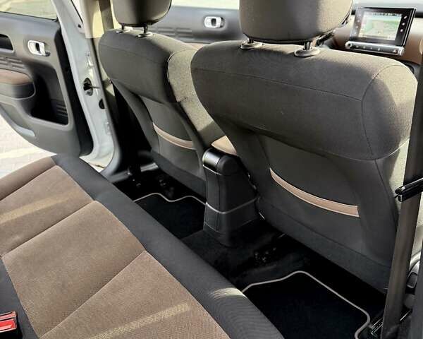 Белый Ситроен C4 Кактус, объемом двигателя 1.2 л и пробегом 90 тыс. км за 13500 $, фото 33 на Automoto.ua