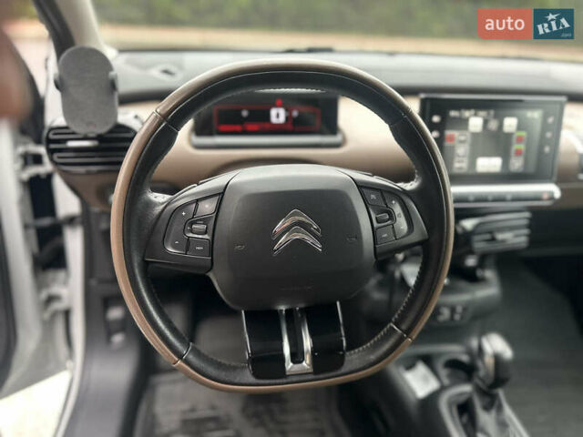 Белый Ситроен C4 Кактус, объемом двигателя 1.2 л и пробегом 90 тыс. км за 13299 $, фото 11 на Automoto.ua