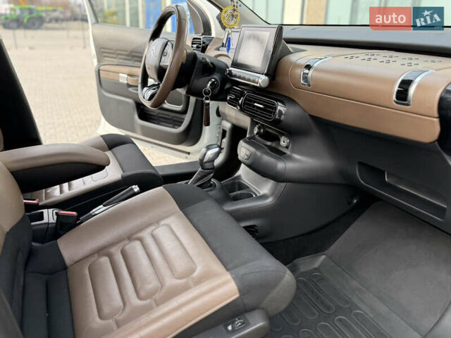 Белый Ситроен C4 Кактус, объемом двигателя 1.2 л и пробегом 117 тыс. км за 12500 $, фото 18 на Automoto.ua