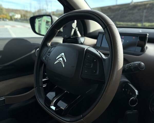 Белый Ситроен C4 Кактус, объемом двигателя 1.2 л и пробегом 90 тыс. км за 13500 $, фото 44 на Automoto.ua