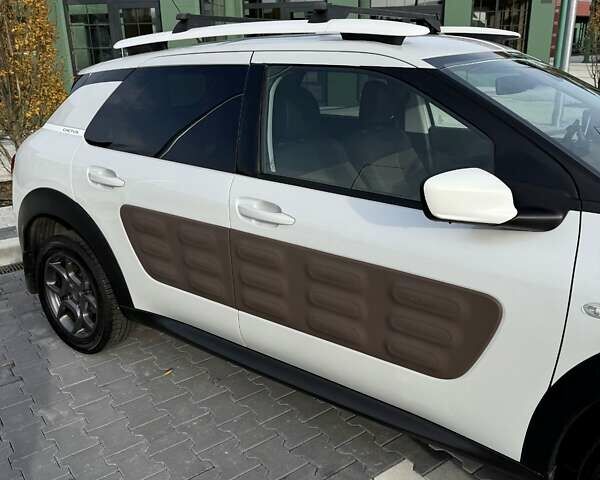 Белый Ситроен C4 Кактус, объемом двигателя 1.2 л и пробегом 90 тыс. км за 13500 $, фото 61 на Automoto.ua