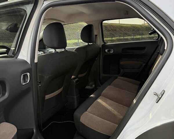 Белый Ситроен C4 Кактус, объемом двигателя 1.2 л и пробегом 90 тыс. км за 13500 $, фото 11 на Automoto.ua