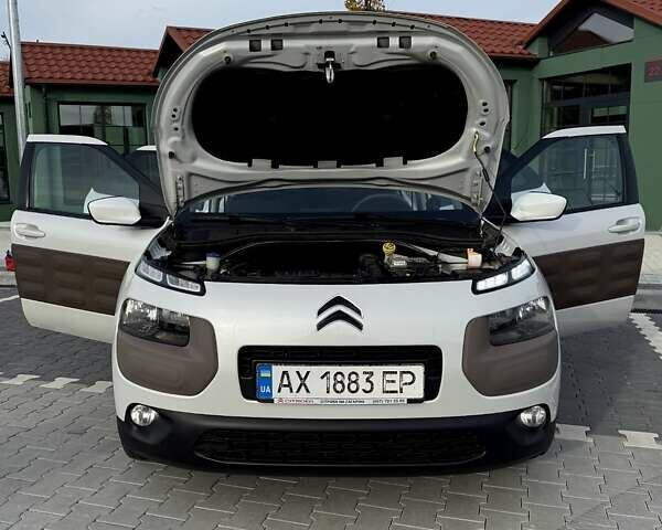 Белый Ситроен C4 Кактус, объемом двигателя 1.2 л и пробегом 90 тыс. км за 13500 $, фото 60 на Automoto.ua