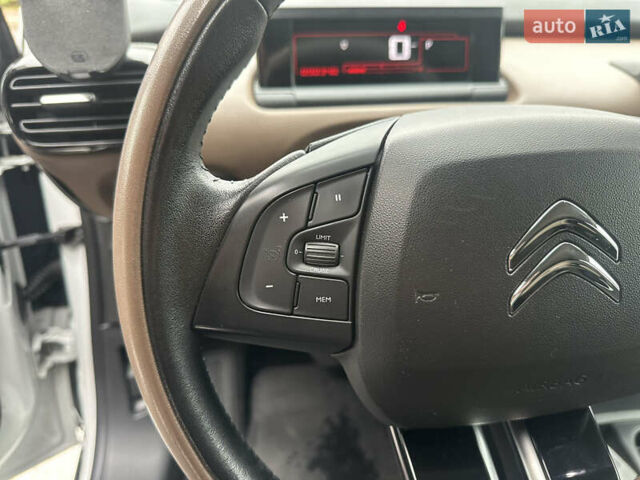 Белый Ситроен C4 Кактус, объемом двигателя 1.2 л и пробегом 90 тыс. км за 13299 $, фото 9 на Automoto.ua