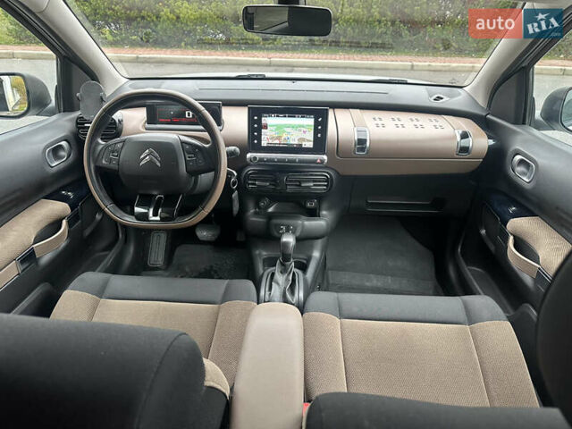 Белый Ситроен C4 Кактус, объемом двигателя 1.2 л и пробегом 90 тыс. км за 13299 $, фото 29 на Automoto.ua