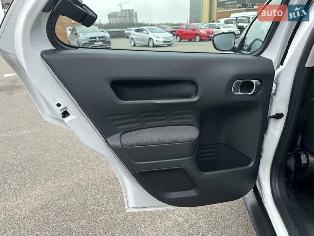 Білий Сітроен C4 Кактус, об'ємом двигуна 1.2 л та пробігом 105 тис. км за 12300 $, фото 15 на Automoto.ua