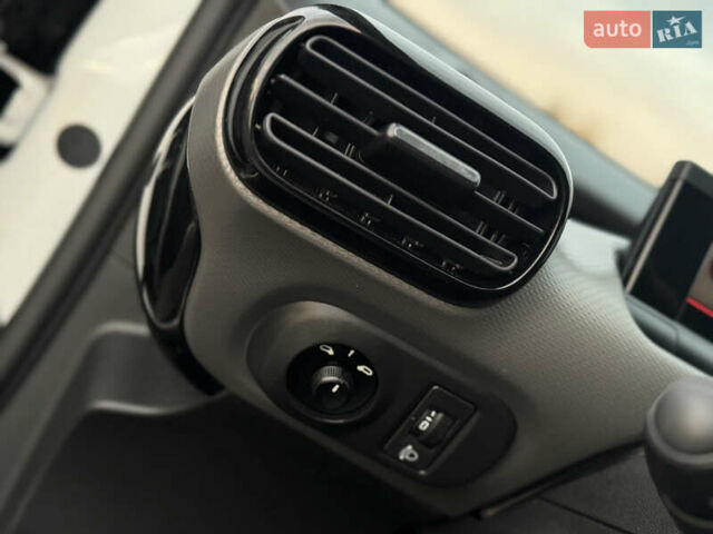 Белый Ситроен C4 Кактус, объемом двигателя 1.56 л и пробегом 158 тыс. км за 14700 $, фото 48 на Automoto.ua