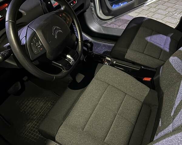 Белый Ситроен C4 Кактус, объемом двигателя 1.2 л и пробегом 141 тыс. км за 15000 $, фото 8 на Automoto.ua