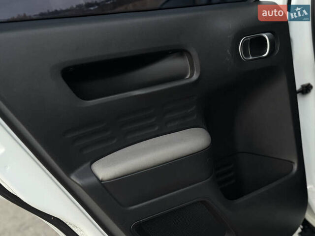 Белый Ситроен C4 Кактус, объемом двигателя 1.56 л и пробегом 158 тыс. км за 14700 $, фото 76 на Automoto.ua