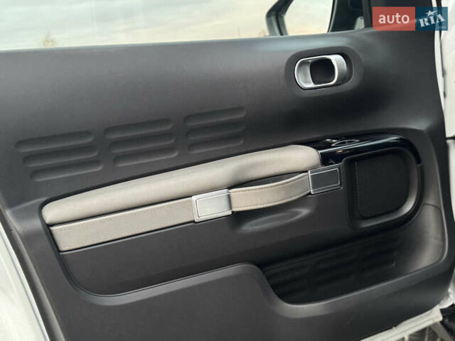 Белый Ситроен C4 Кактус, объемом двигателя 1.56 л и пробегом 158 тыс. км за 14700 $, фото 40 на Automoto.ua