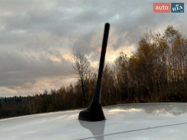 Белый Ситроен C4 Кактус, объемом двигателя 1.56 л и пробегом 158 тыс. км за 14700 $, фото 29 на Automoto.ua