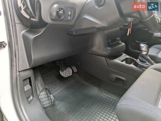 Білий Сітроен C4 Кактус, об'ємом двигуна 1.5 л та пробігом 115 тис. км за 15700 $, фото 22 на Automoto.ua