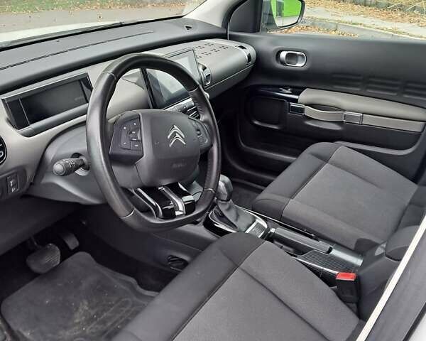 Белый Ситроен C4 Кактус, объемом двигателя 1.5 л и пробегом 97 тыс. км за 17000 $, фото 16 на Automoto.ua