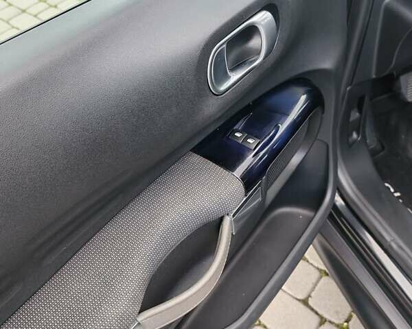 Ситроен C4 Кактус 2015 в Черновцах на Automoto.ua Черный Ситроен C4 Кактус, объемом двигателя 1.56 л и пробегом 170 тыс. км за 8800 $, фото 1 на Automoto.ua