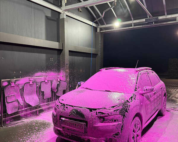 Чорний Сітроен C4 Кактус, об'ємом двигуна 1.56 л та пробігом 250 тис. км за 9700 $, фото 13 на Automoto.ua