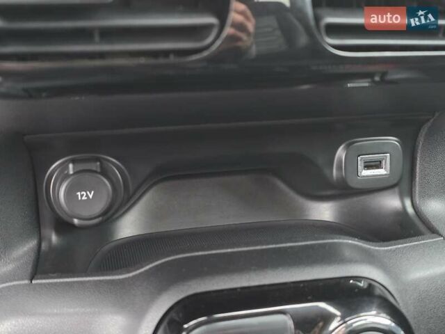 Чорний Сітроен C4 Кактус, об'ємом двигуна 1.2 л та пробігом 170 тис. км за 9499 $, фото 38 на Automoto.ua