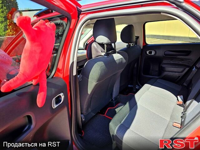 Червоний Сітроен C4 Кактус, об'ємом двигуна 1.6 л та пробігом 82 тис. км за 13100 $, фото 4 на Automoto.ua