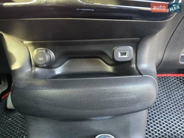 Красный Ситроен C4 Кактус, объемом двигателя 1.2 л и пробегом 163 тыс. км за 9500 $, фото 10 на Automoto.ua