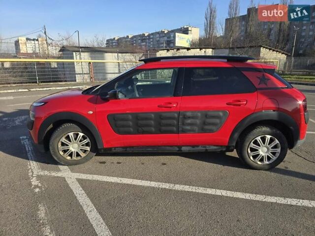 Красный Ситроен C4 Кактус, объемом двигателя 1.2 л и пробегом 163 тыс. км за 9500 $, фото 4 на Automoto.ua