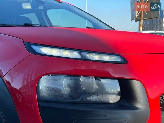 Червоний Сітроен C4 Кактус, об'ємом двигуна 1.2 л та пробігом 102 тис. км за 9990 $, фото 12 на Automoto.ua