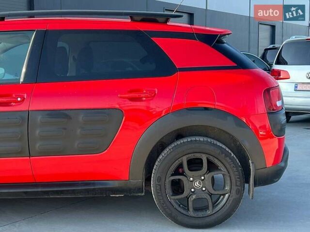 Червоний Сітроен C4 Кактус, об'ємом двигуна 1.2 л та пробігом 102 тис. км за 9990 $, фото 4 на Automoto.ua