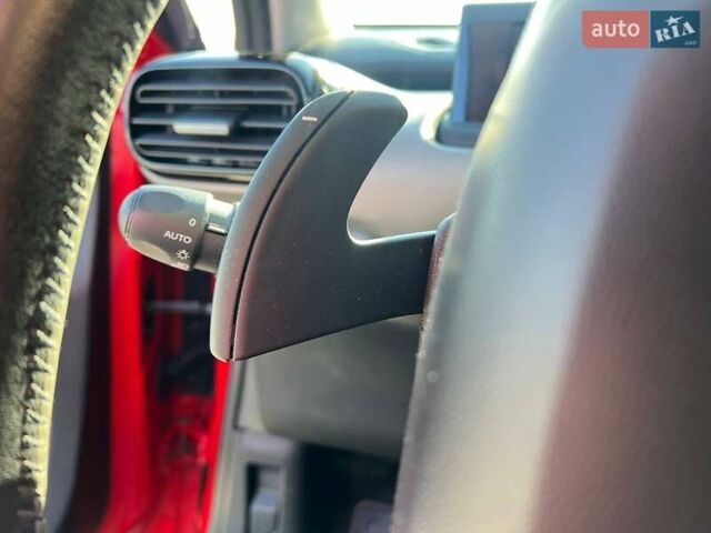 Червоний Сітроен C4 Кактус, об'ємом двигуна 1.2 л та пробігом 102 тис. км за 9990 $, фото 26 на Automoto.ua