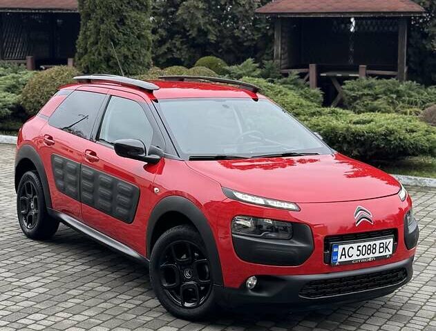 Красный Ситроен C4 Кактус, объемом двигателя 1.2 л и пробегом 174 тыс. км за 8650 $, фото 1 на Automoto.ua