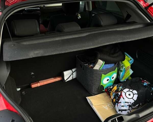 Красный Ситроен C4 Кактус, объемом двигателя 1.2 л и пробегом 173 тыс. км за 10000 $, фото 9 на Automoto.ua