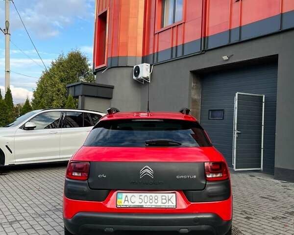 Красный Ситроен C4 Кактус, объемом двигателя 1.2 л и пробегом 173 тыс. км за 10000 $, фото 4 на Automoto.ua